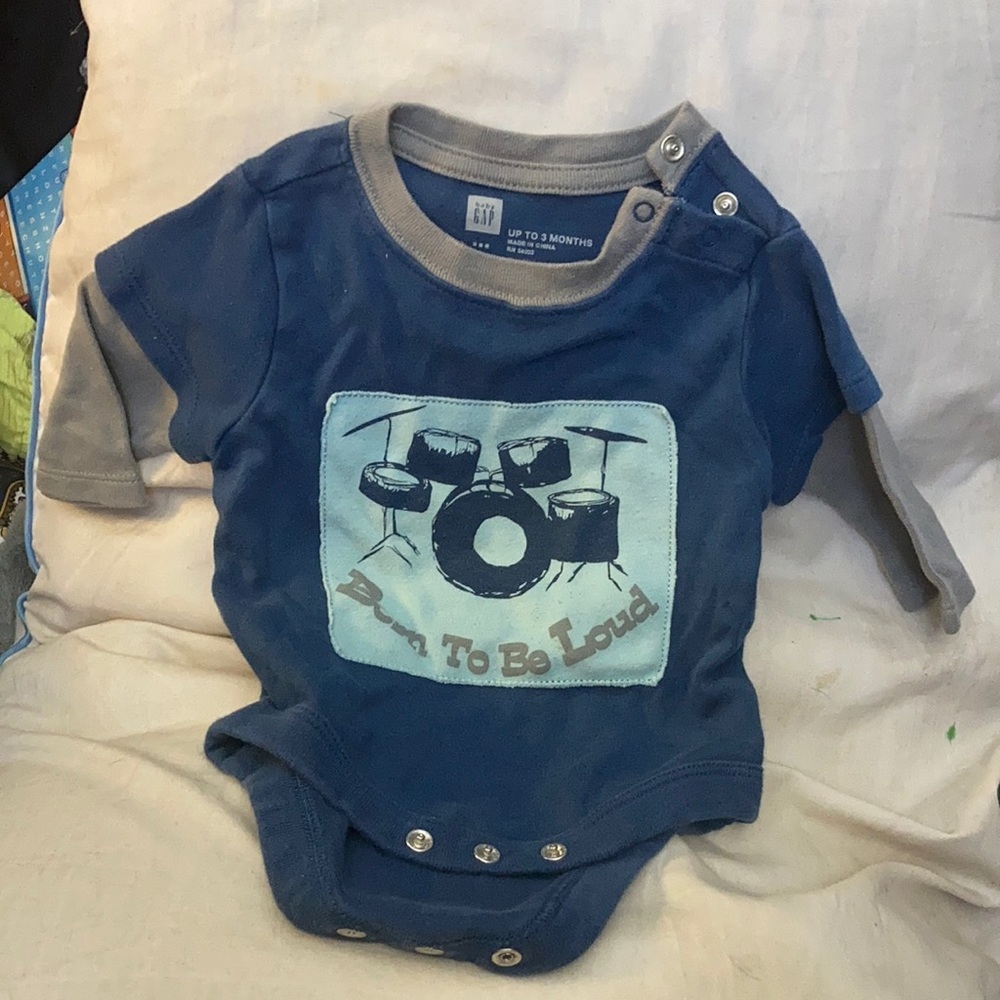 FINAL MARKDOWN Baby gap born to be loud one piece 0-3 months
